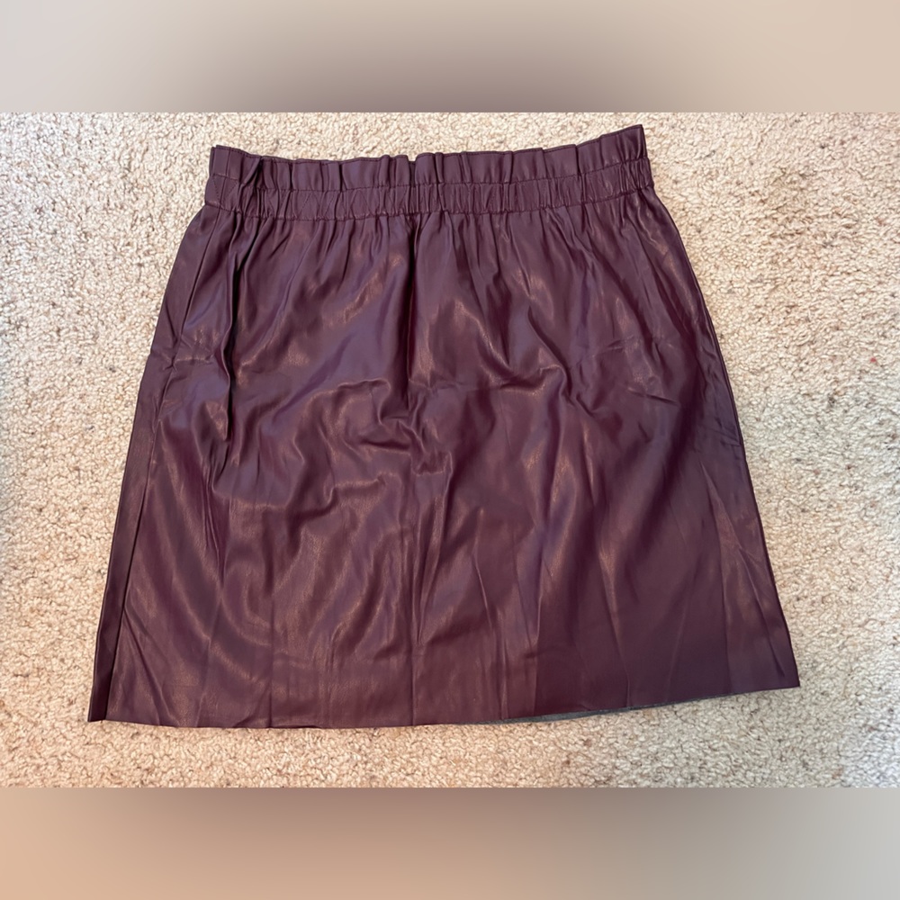 NWT Loft Faux Leather Paper Bag Mini Skirt in Dark Burgundy, Size Small